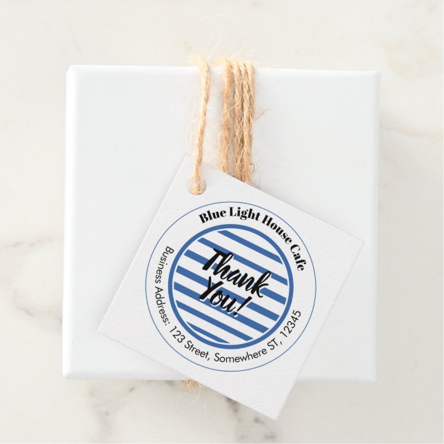 Étiquettes Cadeau Balise de carte de gâteau simple QR Code (En situation)