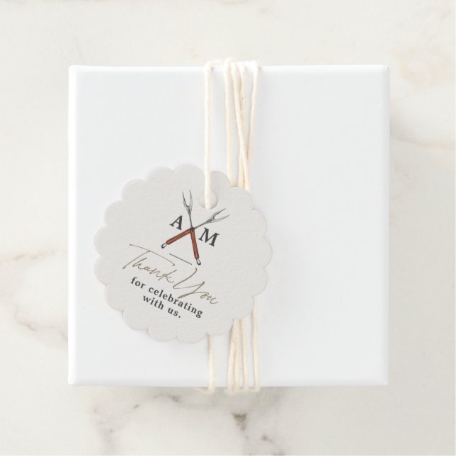 Étiquettes Cadeau Barbecue de fiançailles Monogramme (En situation)