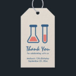 Étiquettes-cadeau Beaker & Test Tube Science Themed<br><div class="desc">Étiquettes-cadeaux avec un dessin mignon d'un tube d'essai et d'un bécher. Parfait pour les amateurs de sciences.</div>