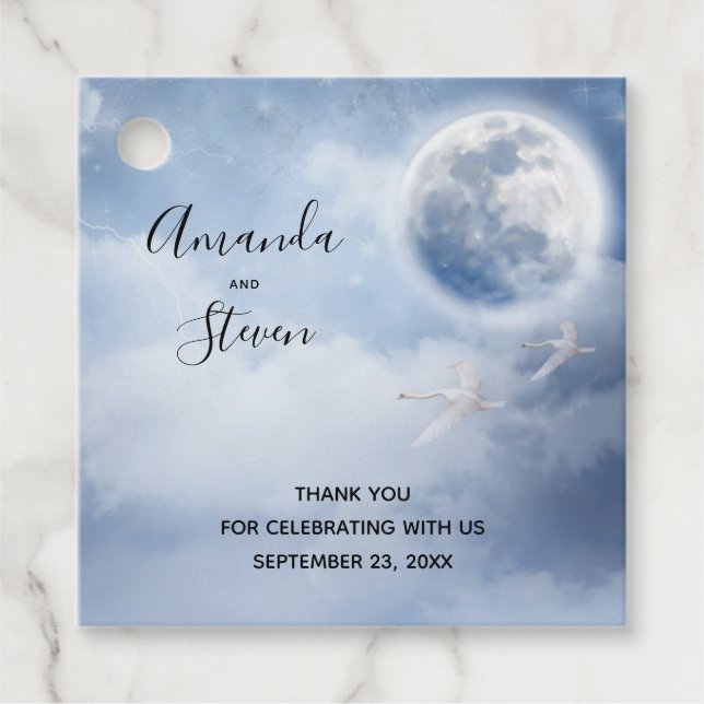 Étiquettes Cadeau Beau ciel bleu avec Mariage de cygnes volants (Devant)