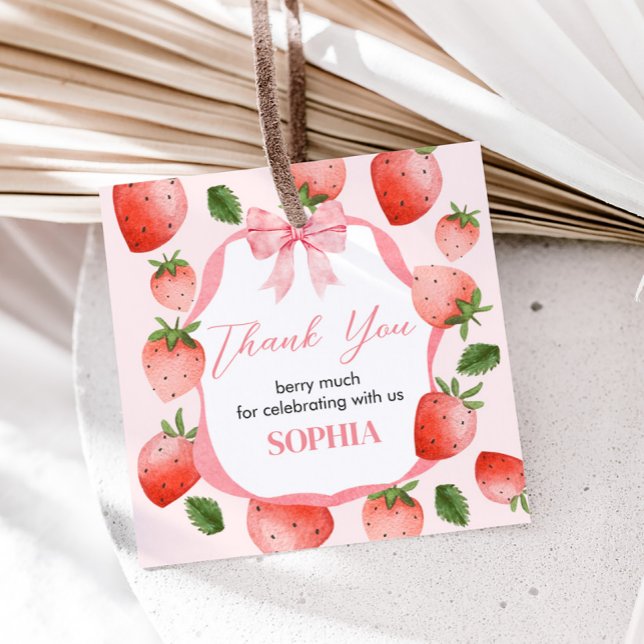 Étiquettes Cadeau Berry Bow rose Premier Carré d'anniversaire (Pink Coquette Strawberry Berry First Birthday Party Square Favor Tags)