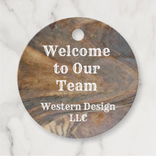 Étiquettes Cadeau Bienvenue à notre équipe Employé Brown Woodgrain