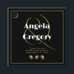 Étiquettes Cadeau Black Gold Las Vegas Ampersand Casino Mariage<br><div class="desc">Cette étiquette de remerciement de style casino noir et or dispose d'une zone pour votre message personnalisé pour vos invités. L'élégance et le design de l'ensemble audacieux</div>