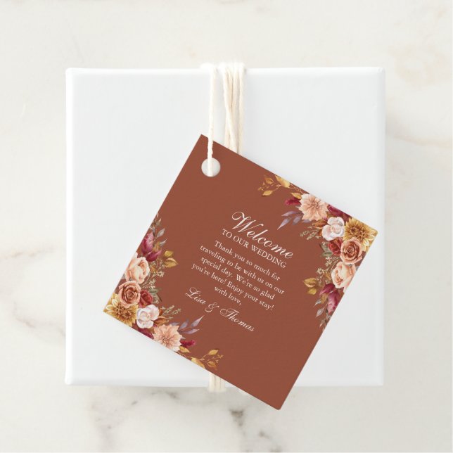 Étiquettes Cadeau Boho Moderne Burange Terracotta Mariage Floral (En situation)