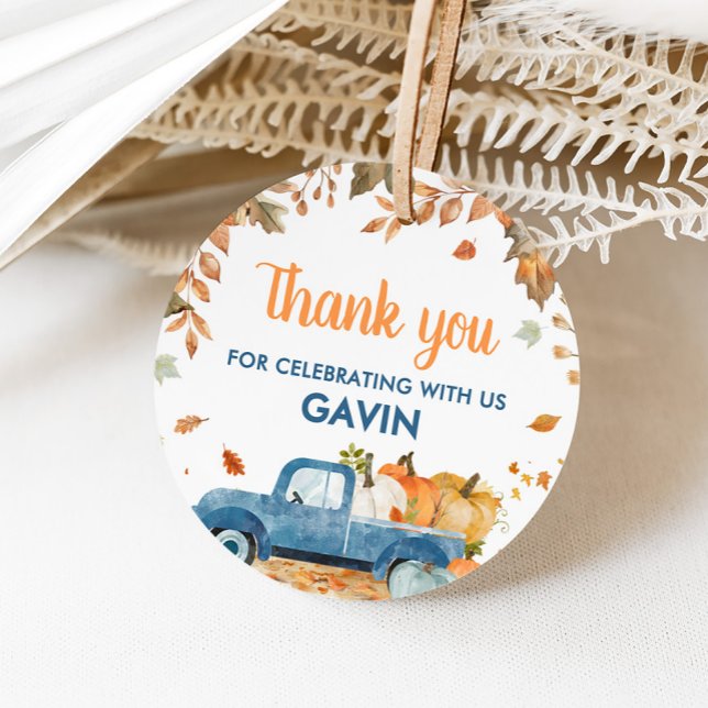 Étiquettes Cadeau Boy Blue Citrouille Camion Automne Anniversaire (Blue Pumpkin Truck Fall Birthday Round Favor Tags)