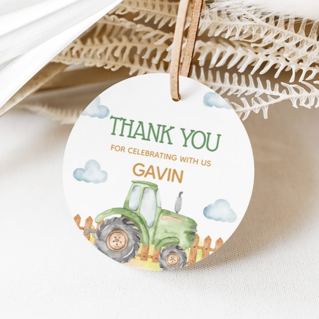 Étiquettes Cadeau Boy Green Tractor Ferme Anniversaire Fête ronde (Green Tractor Birthday Party Favor Tags)