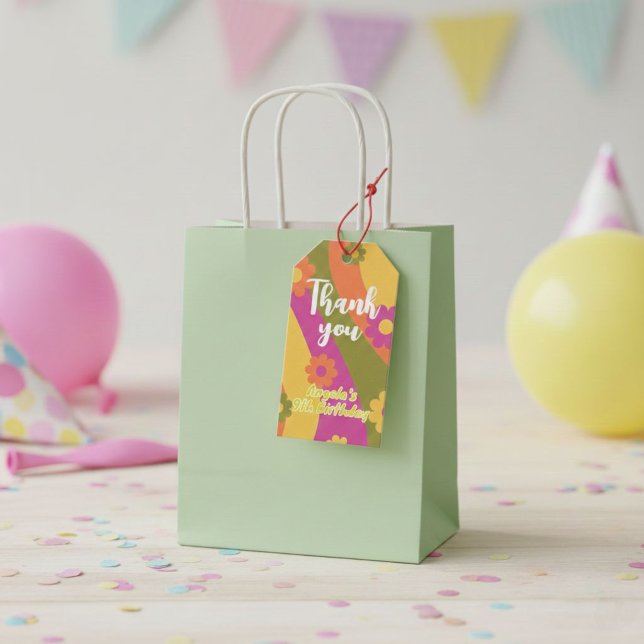 Étiquettes-cadeau Candy bag labels for Daisy Rainbow birthday  (Créateur téléchargé)