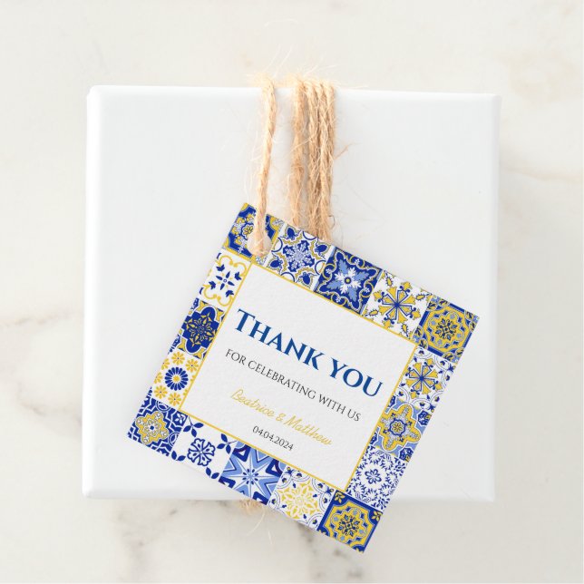 Étiquettes Cadeau Carreaux bleus Amalfi Mariage Lemon Merci nuptiale (En situation)