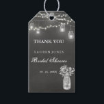 Étiquettes-cadeau Chalkboard Mason Jar Fête des mariées Favoriser le<br><div class="desc">Jolie chaîne de lumières de bocal de mason sur l'arrière - plan de tableau noir. Collection correspondante dans le magasin Little Bayleigh.</div>