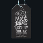Étiquettes-cadeau Chalkboard Oh Holy Night Letters Noël Carol<br><div class="desc">Oh,  la nuit sainte,  les étoiles brillent. Balise cadeau de vacances personnalisable avec un script écrit à la main avec un arrière - plan faux tableau. Personnalisez en ajoutant des noms et des messages. Ce script rustique marque cadeau de Noël est disponible dans une variété d'arrière - plans.</div>
