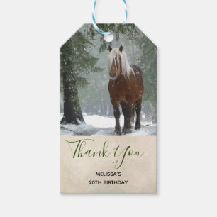Étiquettes-cadeau Cheval Brown dans une forêt d'hiver avec chute de