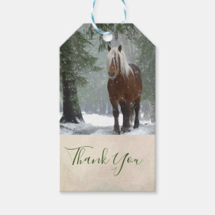 Étiquettes-cadeau Cheval Brown dans une forêt d'hiver avec chute de
