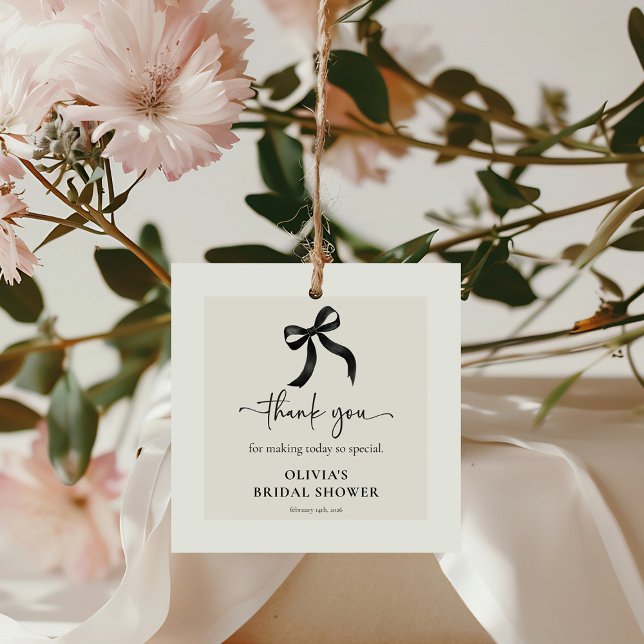 Étiquettes Cadeau Chic Elle se marie Noir Ruban Baby Shower (Créateur téléchargé)