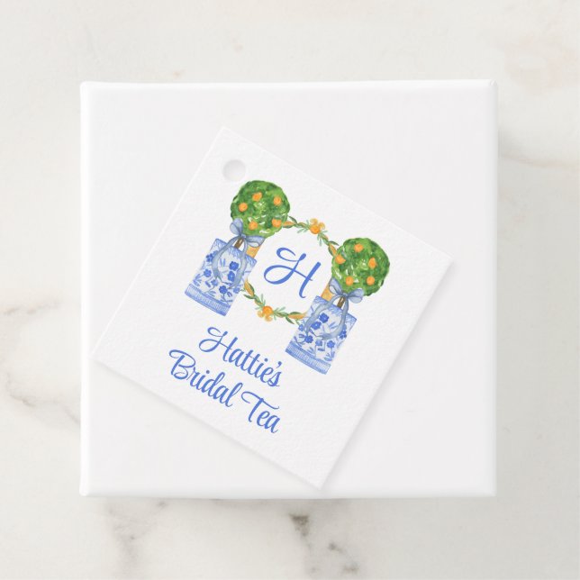 Étiquettes Cadeau Chinoiserie à l'aquarelle Monogramme de topiaire d (En situation)