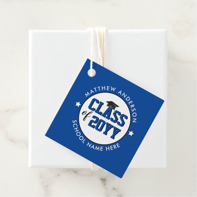 Étiquettes Cadeau Classe de 2024 Elegant Blue Graduation Party (En situation)