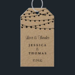 Étiquettes-cadeau Collection de Mariages Rustic Kraft<br><div class="desc">Simple mais élégant, les lampes à cordes de la collection rustique Kraft mariage est un design époustouflant avec de belles lumières à cordes blanches suspendues sur un arrière - plan à effet Kraft, qui est parfait pour toute célébration mariage rustique. Ces étiquettes cadeau peuvent être personnalisées pour votre occasion spéciale...</div>
