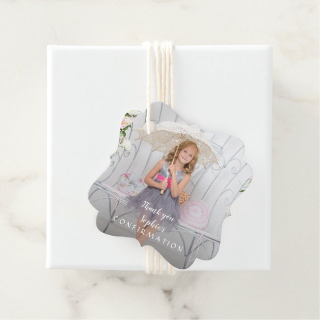 Étiquettes Cadeau Confirmation photo simple de fille de charme (En situation)