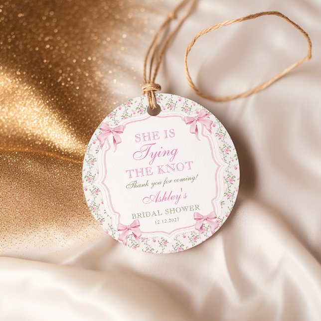 Étiquettes Cadeau Coquette Arc Elle Noue le Nœud Réception de Mariag (Créateur téléchargé)