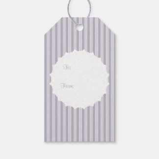 Étiquettes-cadeau Cottage anglais Lilac rayé avec dentelle Doily
