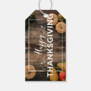 Étiquettes-cadeau Courges de bon thanksgiving sur le bois rustique