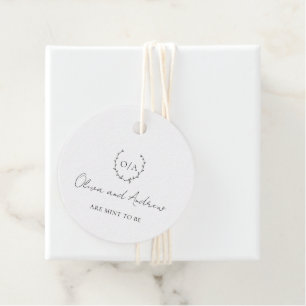 Étiquettes Cadeau Couronne Classique Monogramme Élégant de Mariage