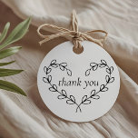 Étiquettes Cadeau Couronne de mariage Rustic Heart<br><div class="desc">Étiquettes de mariage personnalisées noires et blanches au design moderne, avec un "merci" dans une élégante couronne de cœur en eucalyptus dessinée à la main. Ajoutez votre propre message avec les noms des mariés et la date du mariage au verso pour un style élégant sur les cadeaux de mariage et...</div>