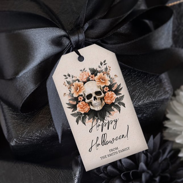Étiquettes-cadeau Crâne floral Vintage customisé (Add a touch of spooky elegance to your Halloween gifts and party favors with these gift tags.)
