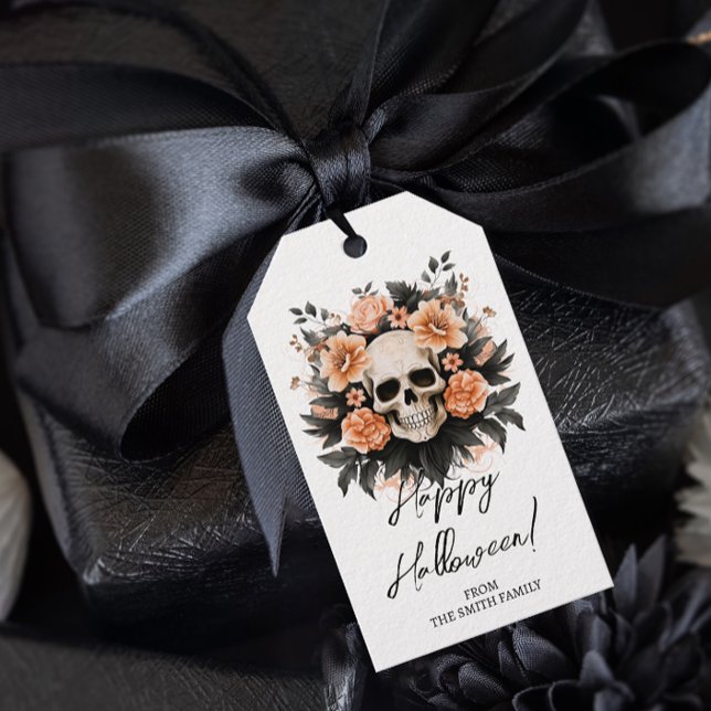 Étiquettes-cadeau Crâne floral Vintage personnalisé (Add a touch of spooky elegance to your Halloween gifts and party favors with these gift tags.)