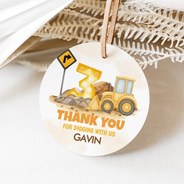 Étiquettes Cadeau Creusage Camion de construction 3e anniversaire ro (3 and Digging It Birthday Party Round Favor Tags)