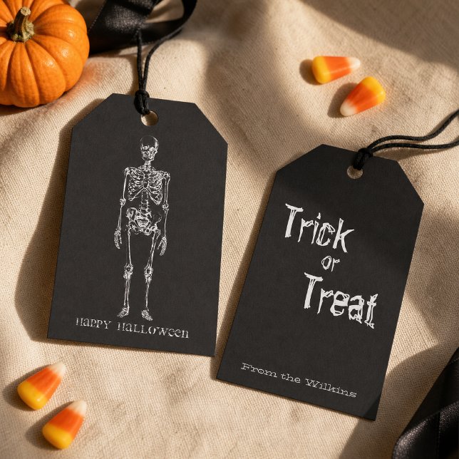 Étiquettes-cadeau Croquis de squelette vintage Joyeux Halloween (Add a bone-chilling finishing touch to your Halloween gifts with these vintage-inspired skeleton tag)