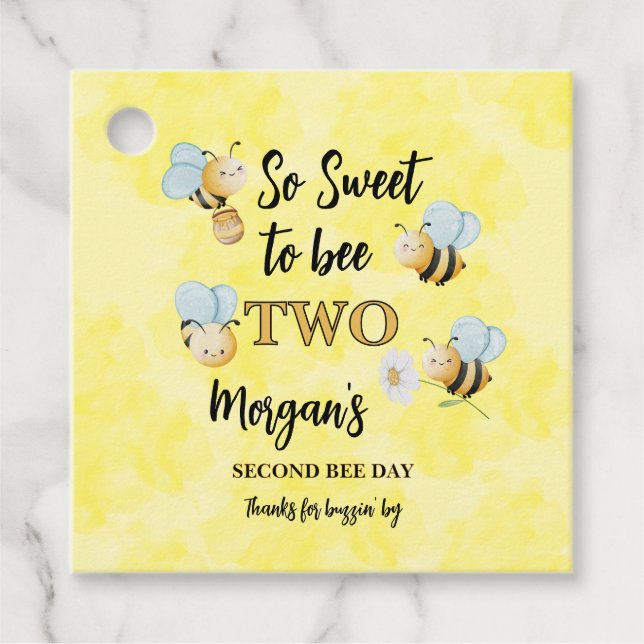 Étiquettes Cadeau Cute Bee Two Yellow Black Second Birthday Party (Devant)