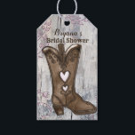 Étiquettes-cadeau Cute Rustic Coeur Rose Cowgirl Boots Fête des mari<br><div class="desc">Éléments correspondants disponibles.</div>