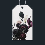 Étiquettes-cadeau Dark Moody Romantic Floral Mariage blanc<br><div class="desc">Balises cadeaux</div>
