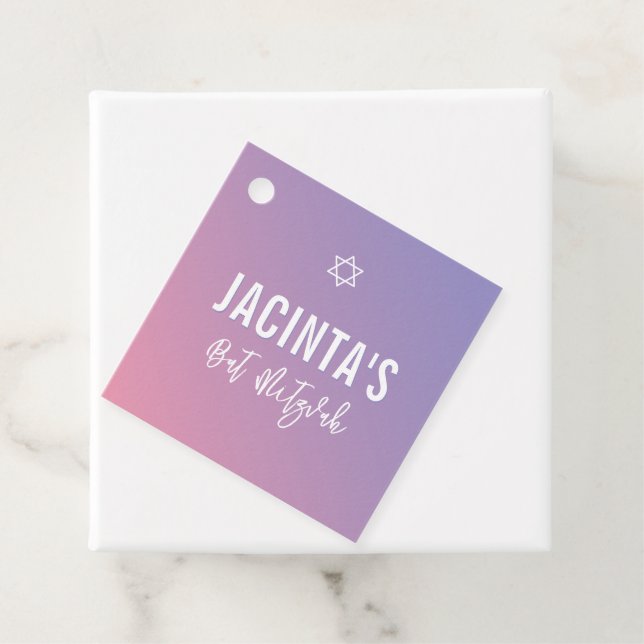 Étiquettes Cadeau dégradé rose pourpre bat mitzvah (En situation)