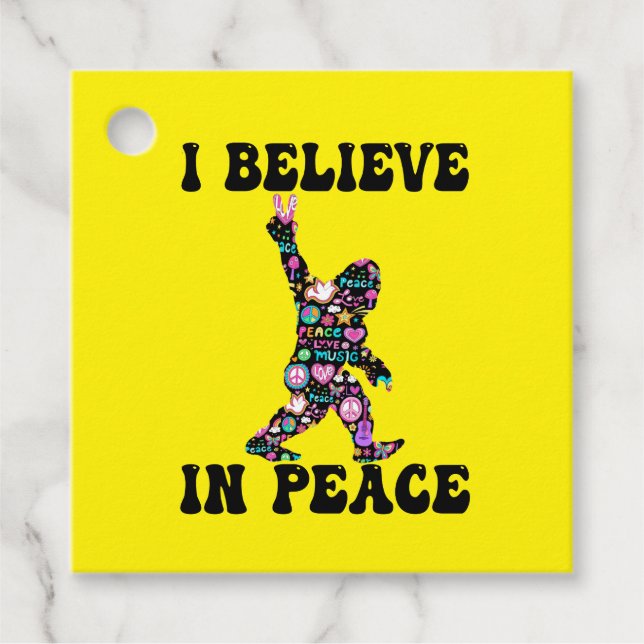 Étiquettes Cadeau Drôle Bigfoot Je Crois En La Paix (Devant)