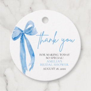 Étiquettes Cadeau Dusty Blue Bow She's Tying the Knot Fête des marié