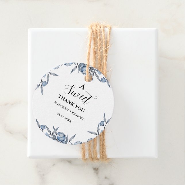 Étiquettes Cadeau Élégant Bleu Botanique Douce Fête de Remerciement  (En situation)