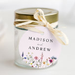 Étiquettes Cadeau Élégant Fleur sauvage Meadow Blush Pink Mariage<br><div class="desc">Elégante marque de mariage florale avec une bordure inférieure de fleurs sauvages d'aquarelle et feuillage dans les tons rose, jaune, violet, bleu et vert sur un arrière - plan rose roux. Personnalisez les étiquettes de faveur de mariage fleur sauvage avec vos noms et un message personnel. Les étiquettes de service...</div>