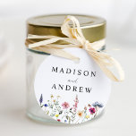 Étiquettes Cadeau Élégant Fleur sauvage Meadow Mariage<br><div class="desc">Elégante marque de mariage florale avec une bordure inférieure de fleurs sauvages d'aquarelle et feuillage dans les tons rose, jaune, violet, bleu et vert sur un arrière - plan blanc. Personnalisez les étiquettes de faveur de mariage fleur sauvage avec vos noms et un message personnel. Les étiquettes de service fleur...</div>