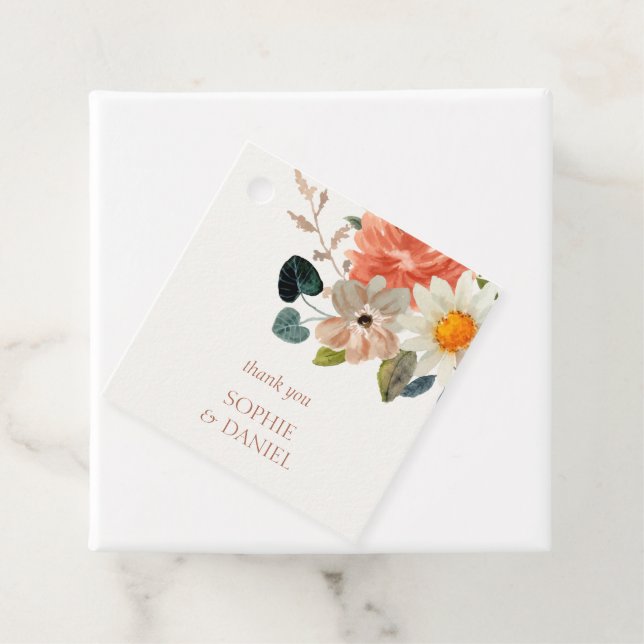 Étiquettes Cadeau Élégant Mariage d'initiaux en deux aquarelles flor (En situation)