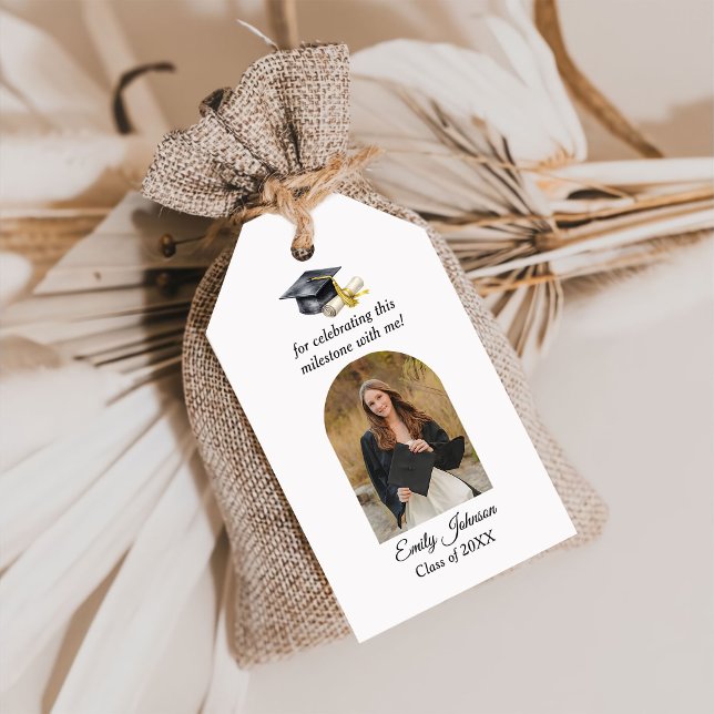 Étiquettes-cadeau Elegant Minimal Minimalist Graduation (Créateur téléchargé)