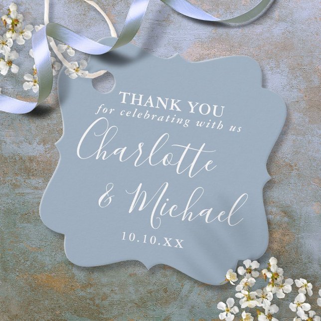 Étiquettes Cadeau Élégant Script Dusty Mariage bleu Merci (Elegant Script Dusty Blue Wedding Thank You Favor Tags)