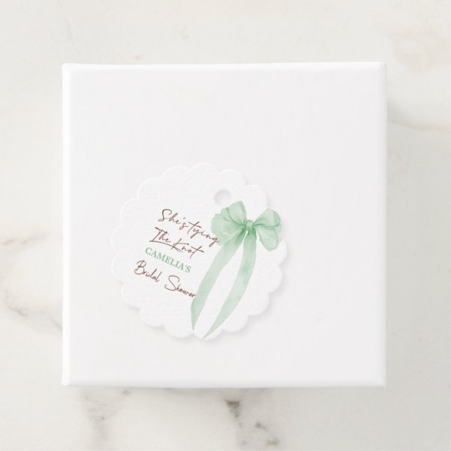 Étiquettes Cadeau Elle Attache Le Nœud Cadeau de Mariage Arc Vert (En situation)