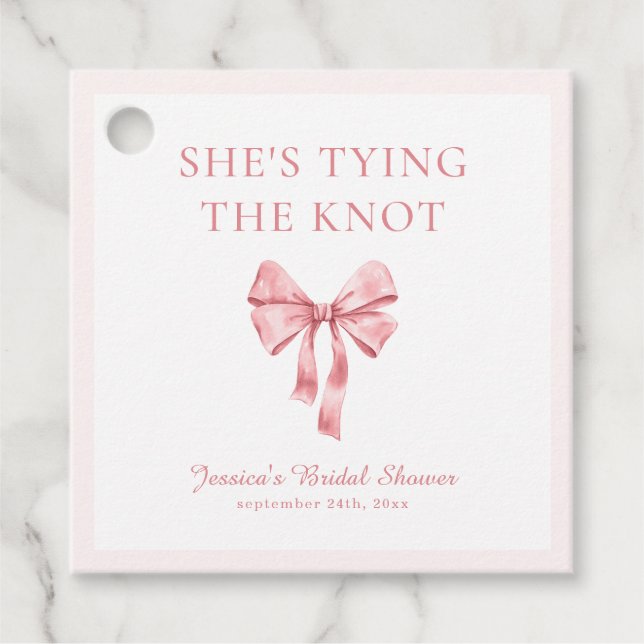 Étiquettes Cadeau Elle Noue le Nœud Réception de Mariage Rose Tendre (Devant)