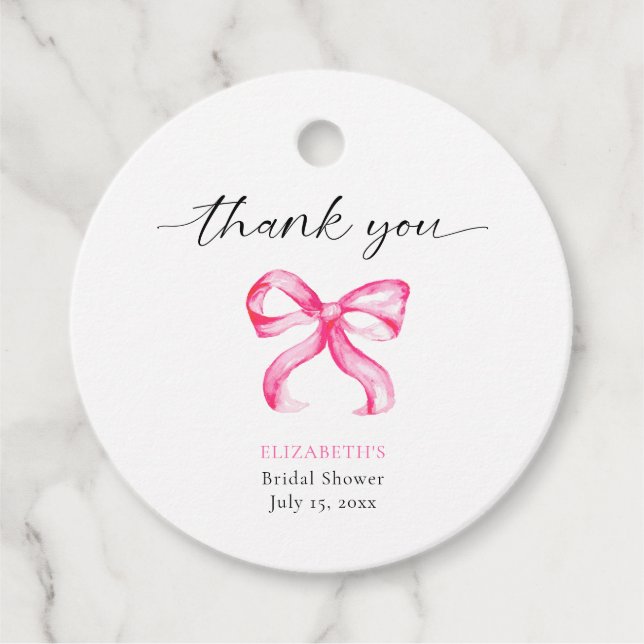 Étiquettes Cadeau Elle noue le nœud Shower de mariage personnalisé (Devant)