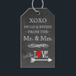 Étiquettes-cadeau Embrassages et baisers de M. et Mme Chalkboard<br><div class="desc">Offrez à vos invités de mariage un chic bocal de maçon de campagne, rempli de bonbons baisers à ramener à la maison. Attachez cette étiquette cadeau à un bocal ou à un sac de mason à l'aide de raphia, ruban ou ficelle incluse. Cette étiquette de bocal de mason ajoutera une...</div>