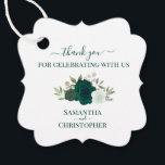 Étiquettes Cadeau Emerald Green Roses Merci de mariage élégant<br><div class="desc">Ces belles étiquettes de faveur sont parfaites pour remercier les invités spéciaux ou les membres de votre mariage. Elles présentent un beau design boho chic rustique avec vos noms et la date mariage avec un joli ensemble de roses aquarelles peints à la main et feuillage dans les tons émeraude et...</div>