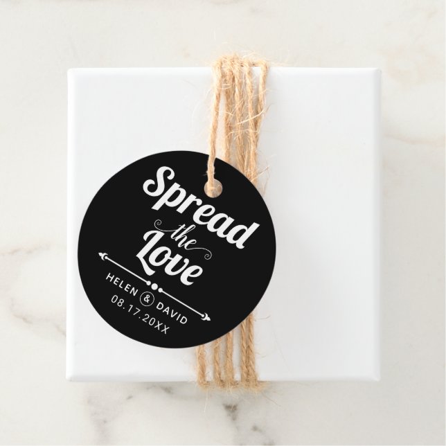 Étiquettes Cadeau Étendre l'amour noir, blanc mariage de typographie (En situation)