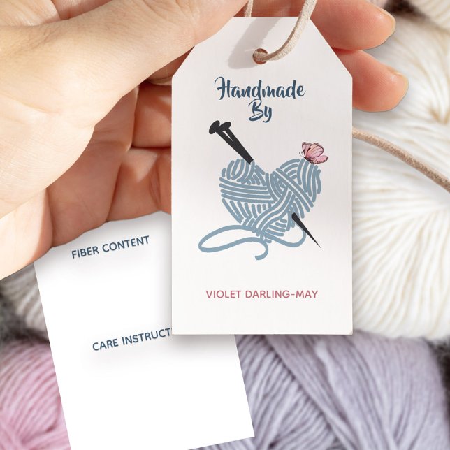Étiquettes-cadeau Fait main par Nom personnalisé avec Tricot de fibr (Handmade by .. personalized gift tags with space on the back to write any important info)