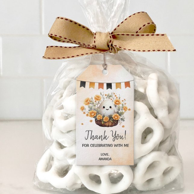 Étiquettes-cadeau Faveur d'anniversaire de fantôme mignon (Add a touch of cuteness to your Halloween birthday celebration with this adorable ghost design.)